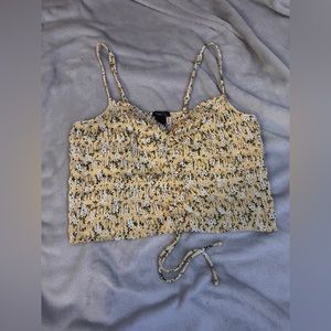 RUE 21 white and yellow Rue21 cropped tank top size women’s XL